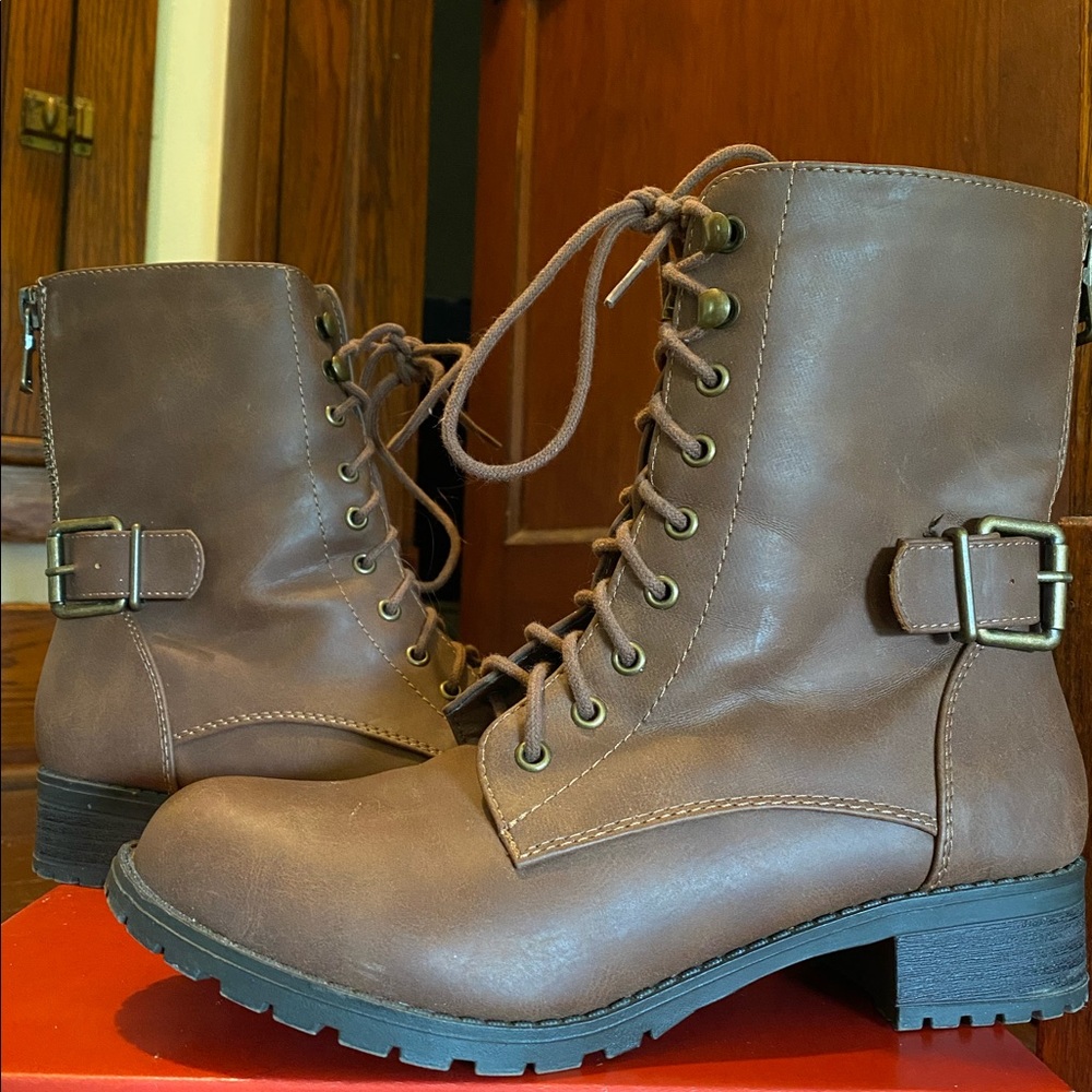 Brown boots with buckle